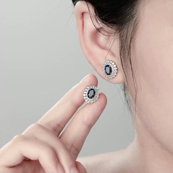 Gem Up LA: Future-Forward Lab Grown Blue Sapphire Set | Necklace + Earrings - Picture 5 of 6